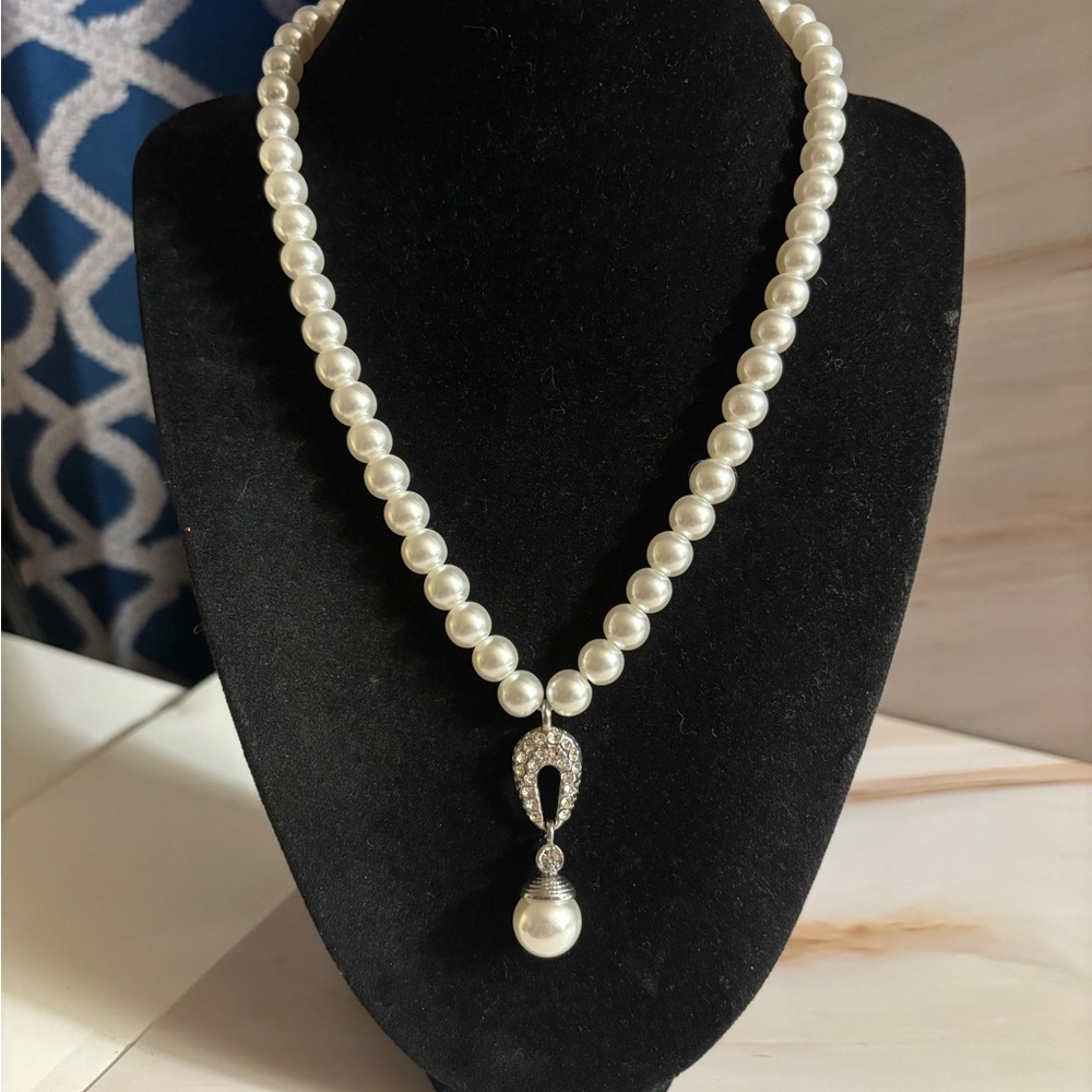 🌻Monet Silver Tone Faux Pearl & Crystal Necklace 16”+2”
